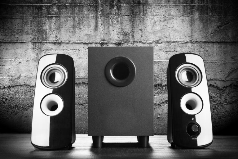 Wired Vs Bluetooth Speakers: Which One Should You Choose?